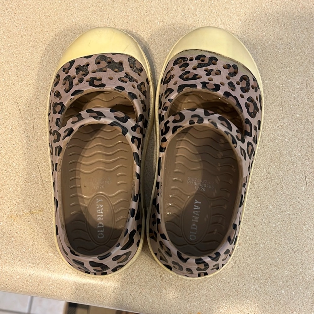 Old navy toddler play slip on shoes